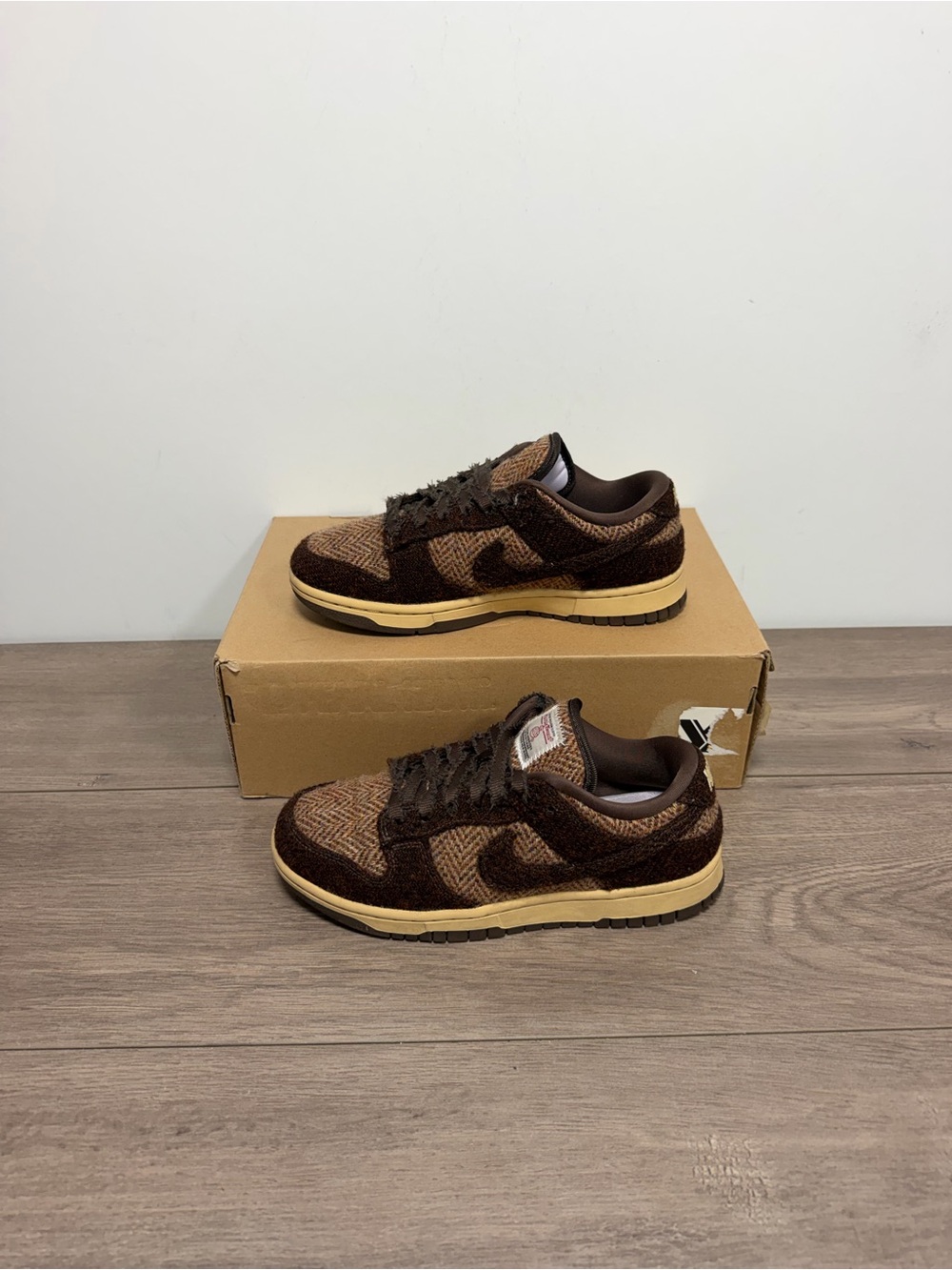 Used women Nike Dunk Low
Harris Tweed size 7.5